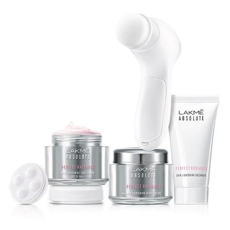 Lakmé Absolute Perfect Radiance Kit with Free Face Massager: Amazon.in ...