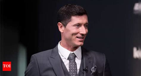 Lewandowski: Lewandowski thanks 'great support' of wife as he collects ...