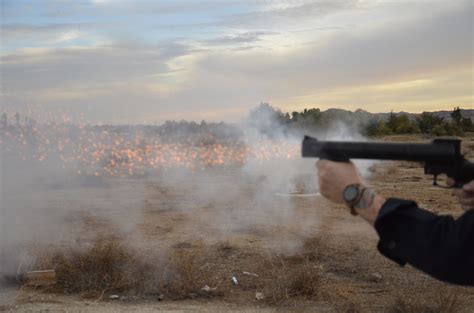 Less Lethal Deployment 的图像结果