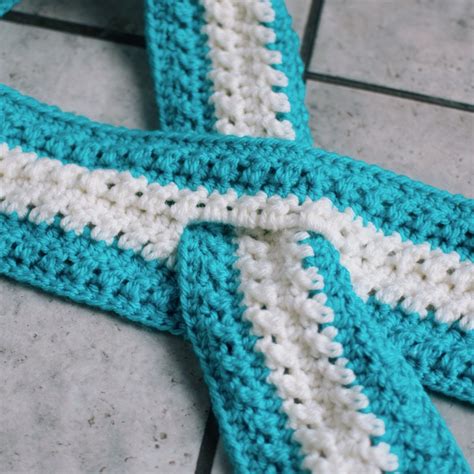 Adult Crochet Keyhole Scarf Pattern 的图像结果
