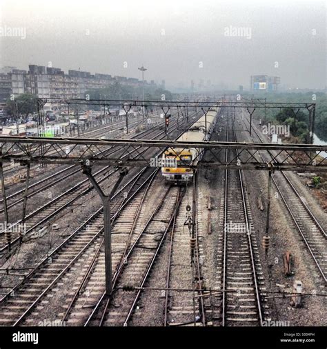 Mumbai DC Local Train 的图像结果