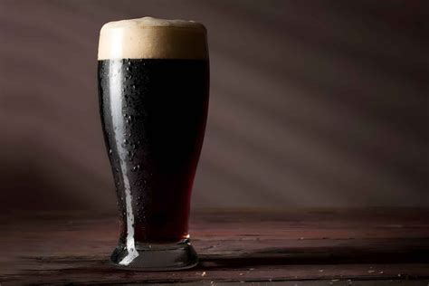Porter Beer Guide: History, Styles, Serving & Pairings