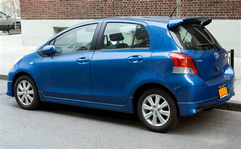 2009 Toyota Yaris 3-Door HB Automatic