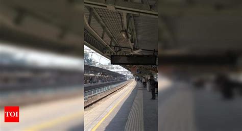 Indicators not working at Charni Road station - Times of India