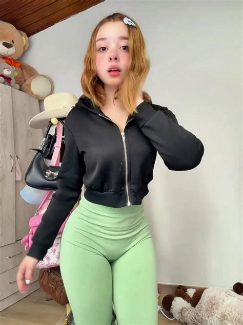 Sarah Sophia (@imsarah.s) - Urlebird