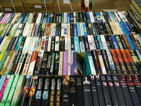 BooksByWeight Sale At The Worli Warehouse | LBB