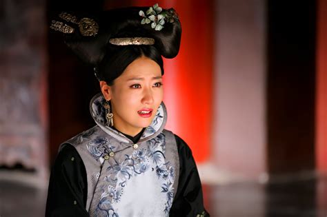 宫锁珠帘 / Mystery in the Palace (Chinese TV drama series). Manchu Chinese ...