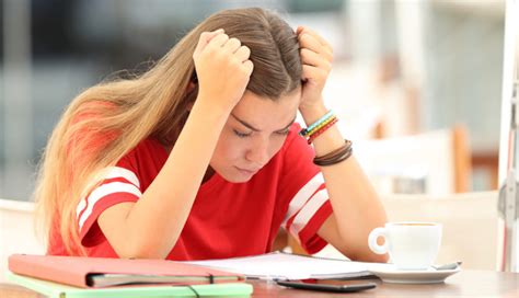 5 Effective Ways To Deal With Pre-Exam Stress - lifeberrys.com
