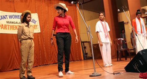 Historic Role Play Competition 2019: Dept. of History - Besant Women's ...