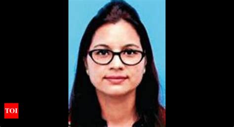 Judge, 46, dies in accident after car rams into truck on UP e-way ...