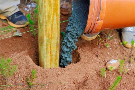 Using Postcrete for Fence Posts 的图像结果