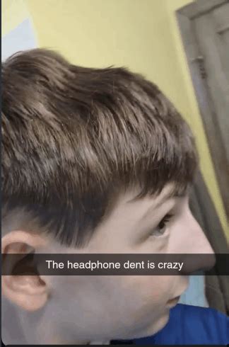 Headphone Dent GIF - Headphone Dent Headphone dent - Discover & Share GIFs