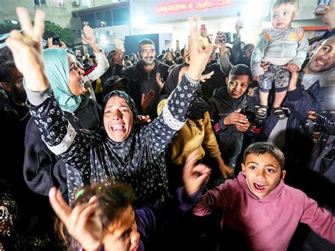 Photo of the day: Celebrating Israel-Hamas ceasefire