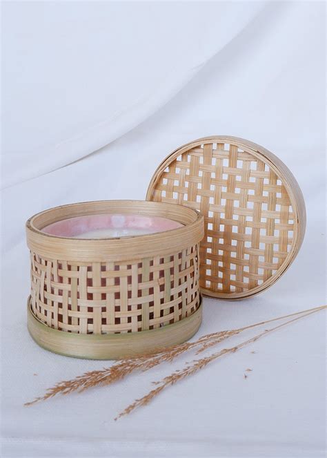 Get Sandal Blush Handpoured Soy Wax Candle With Bamboo Gift Box - Burn ...