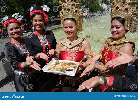 Thailand (Thai) Culture Food Editorial Image - Image of female, culture ...
