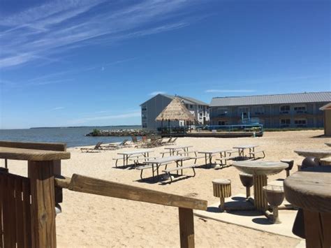 BEACHFRONT RESORT (Port Clinton, Ohio) - Hotel Reviews, Photos, Rate ...