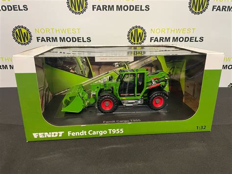 UNIVERSAL HOBBIES 6288 1:32 SCALE FENDT CARGO T955 TELEHANDLER