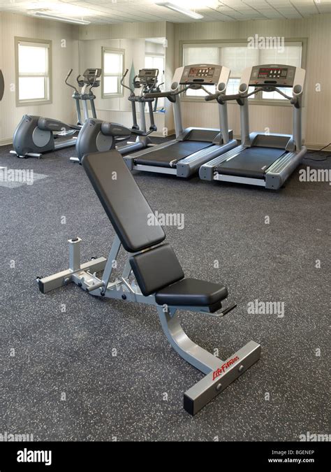 Empty Exercise Room 的图像结果