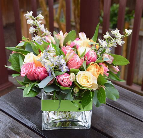 Square vase flower arrangements – Artofit