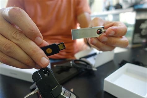 Security Key for Computer 的图像结果