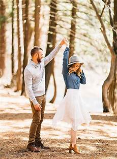 Engagement Photo by 23 Creative Fall Engagement Photo Shoots Ideas I Should Ve Engagement Photo