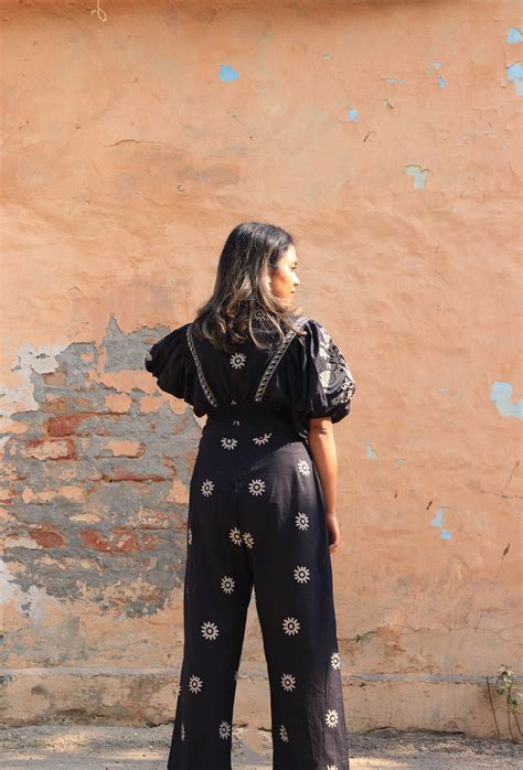 Noir Modern Summer Set – Babhru