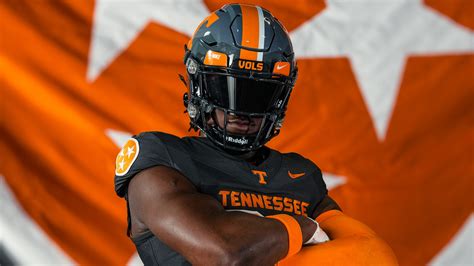 Tennessee unveils "Volunteer State" Smokey Grey uniforms for 2024