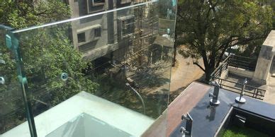 O | ULTIMATE GLASS AND ALUMINIUM