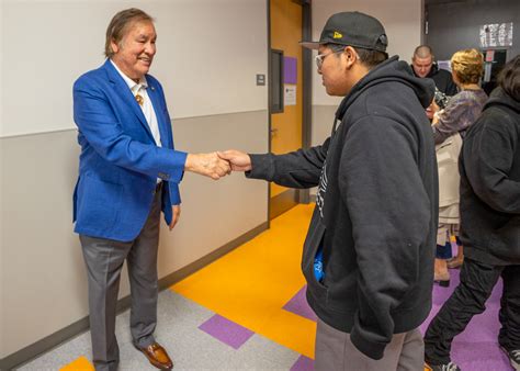 Billy Mills Visits Skyline Gila River High School November 18, 2022 ...