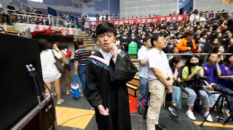 2023年青岛大学毕业典礼再次爆火全网，这才是青春该有的样子！_腾讯视频