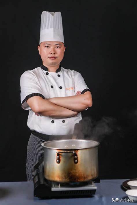 Tongguanyao Ancient Town Borderless Food Festival Crayfish Season - iNEWS