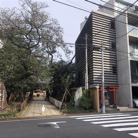 Toyokawa Inari Shrine (Nakano) - All You Need to Know BEFORE You Go