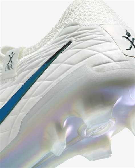 Nike Tiempo Pearl Legend 10 Elite SE FG Low-Top Football Boot. Nike IN
