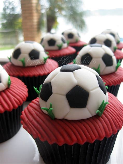 creative cupcake designs | Cupcakes! | Football cupcakes, Soccer cupcakes, Creative cupcakes