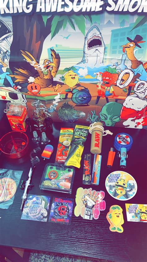 2 daily high club boxes : r/ISmokeWeed