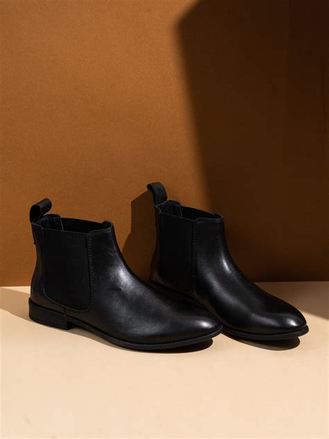 Buy Now Mens Black Solid Pointed Toe Leather Chelsea Boots