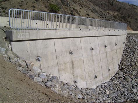 Compression Plate Retaining Wall 的图像结果