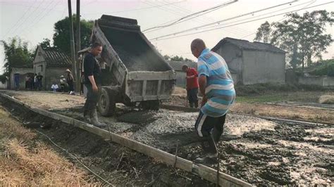 广东一农村在修路受阻，有村民要求做排水，他家门口没修被跳过_腾讯新闻