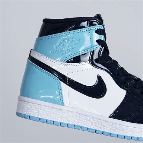Air Jordan 1 UNC Patent Leather
