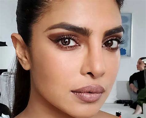 Make Your Eyes Pop Like Priyanka Chopra Using These Hacks | Herzindagi