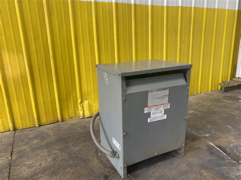 30 KVA SQUARE D 480 TO 208Y/120 VOLT ELECTRICAL TRANSFORMER: STOCK 18911