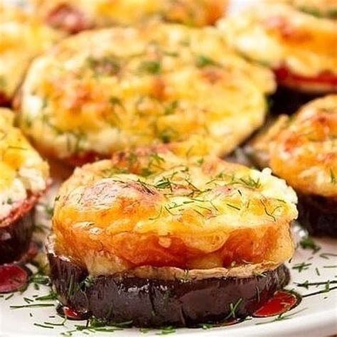 Баклажаны, запеченные с сыром и помидорами - Самые вкусные кулинарные ...