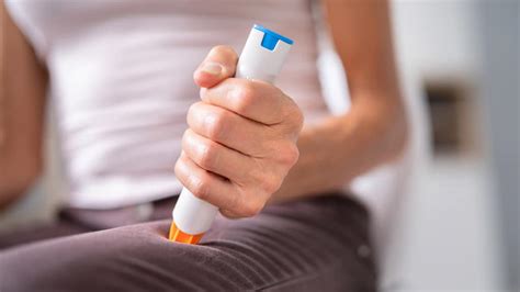 Using EpiPen 的图像结果