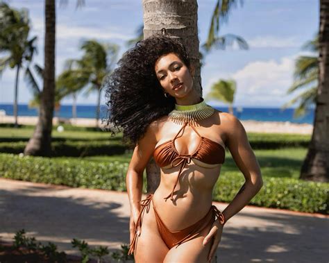 𝐓𝐡𝐞𝐫𝐞𝐬𝐚 𝐙𝐢𝐦𝐦𝐞𝐫𝐦𝐚𝐧 | There’s just something about the beach 🏝️ #reels #trending #trendingreels # ...