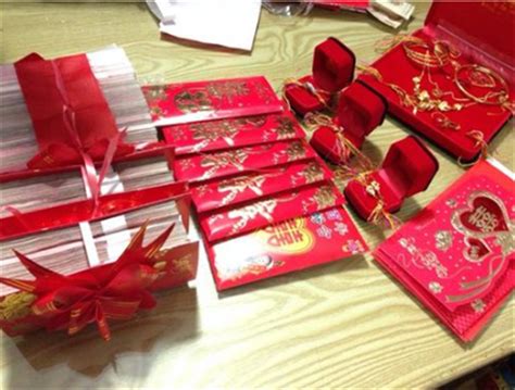 定亲礼物要送什么最新素材