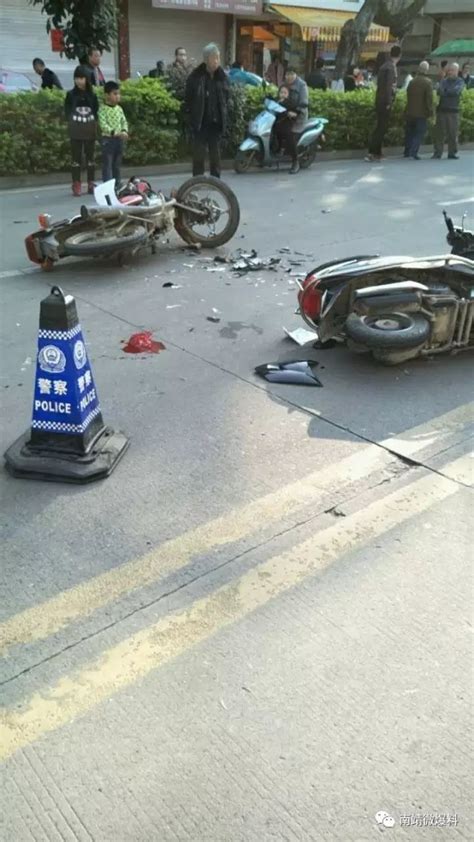 开车务必小心 两摩托车相撞造成一人抢救无效身亡_大闽网_腾讯网