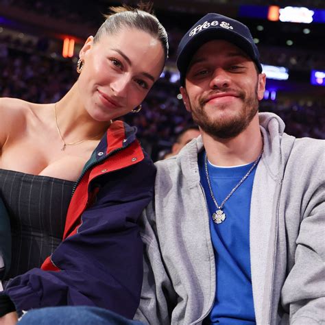 Inside Pete Davidson and Pregnant Elsie Hewitt’s Whirlwind Love Story – Associated News Agency