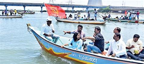 கொசஸ்தலை ஆற்றில் மின்கோபுரம் அமைத்தால் வரும் 31-ல் போராட்டம்: சீமான் ...