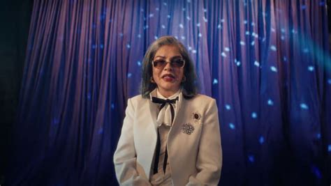 Zeenat Aman Shares 'Life Advice' In 54 Seconds; Impressed Fans Call Her ...