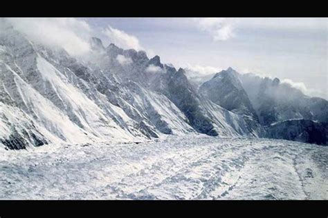 Heavy snow hampers efforts to trace Madras Regiment men